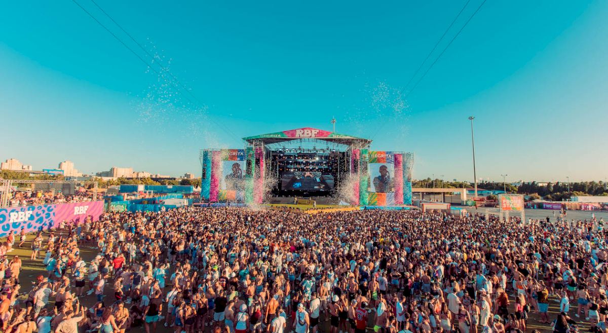 Los conciertos en Torrevieja son eventos musicales que enriquecen la oferta cultural de esta encantadora localidad española ubicada en la Costa Blanca.