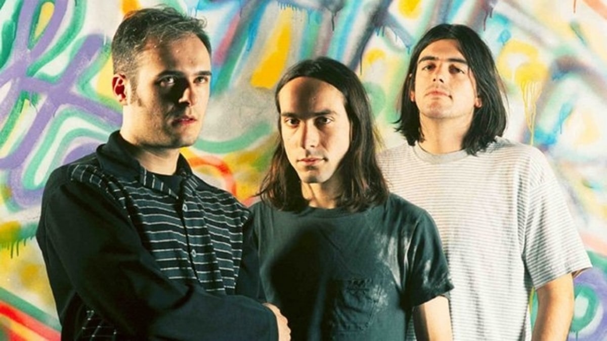 La música indie en español es un testimonio de la creatividad y la independencia artística que desafía las convenciones de la industria musical.